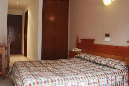 Hostal Los Manos Blanes Exterior foto
